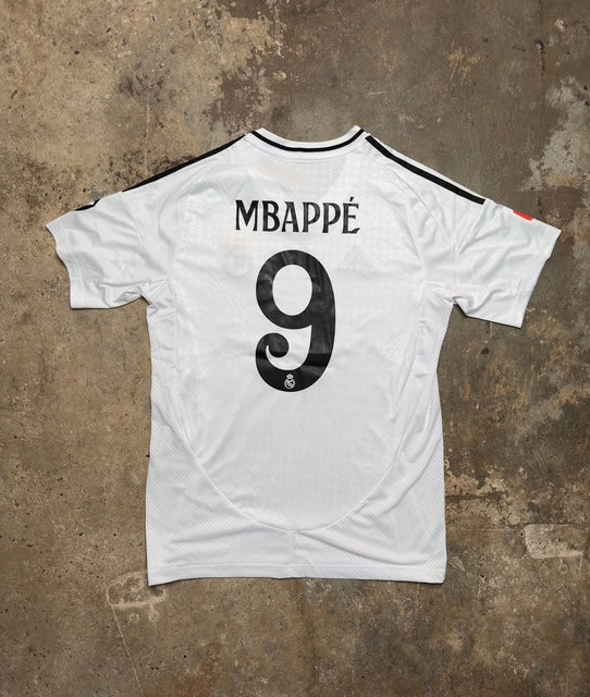 Real Madrid 2024/25 Home Jersey Mbappé #9 – White Adidas Fan Version Football Shirt | 24/25 La Liga Kit | Emirates Fly Better
