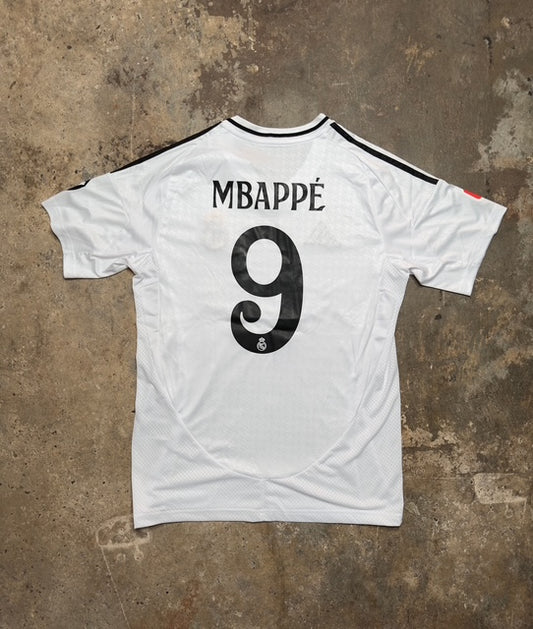 Real Madrid 2024/25 Home Jersey Mbappé #9 – White Adidas Fan Version Football Shirt | 24/25 La Liga Kit | Emirates Fly Better